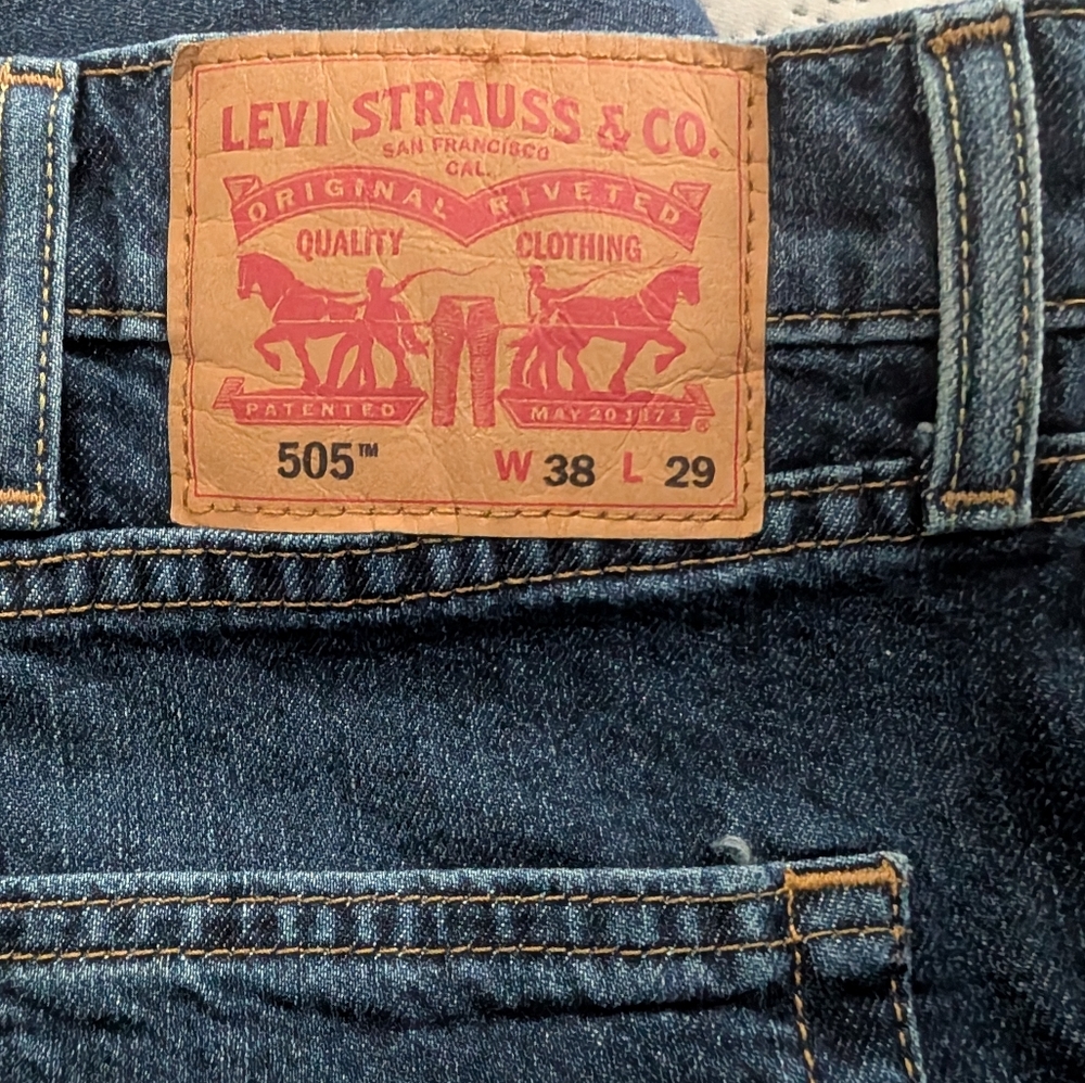 Levi's Men's Dark Blue Straight Jeans. Waist 38 Length 29